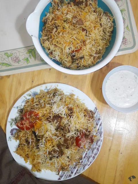 serve-the-biryani-with-raita