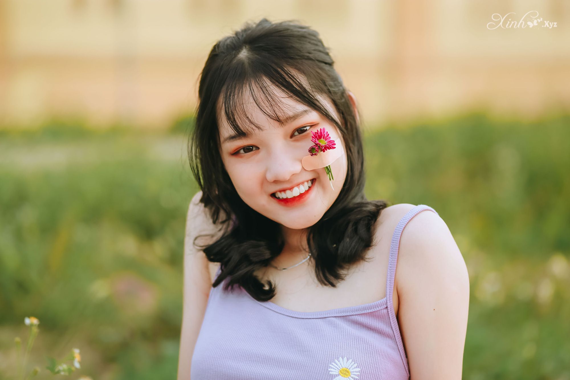 Nữ sinh xứ nghệ Hồng Nhung xinh xắn tài giỏi nhận mưa lời khen