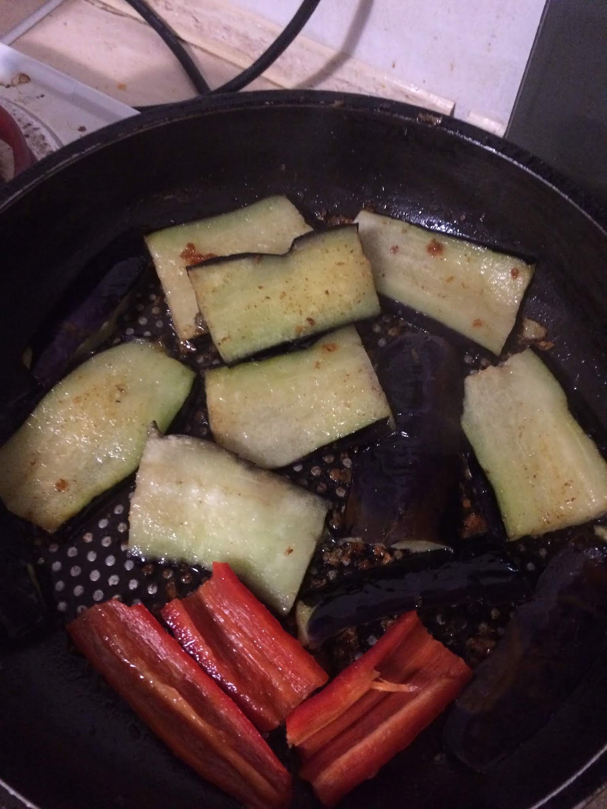 地球人ぽんたの青空日和 簡単トルコ家庭料理 ジャガイモとナスの素揚げのヨーグルトソース和え のレシピ