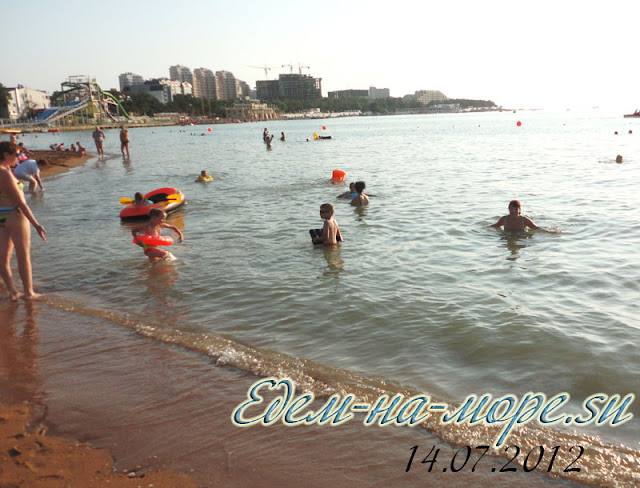 Пляжи Геленджика после наводнения 6 июля 2012, фото