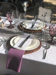 Table setting, dining