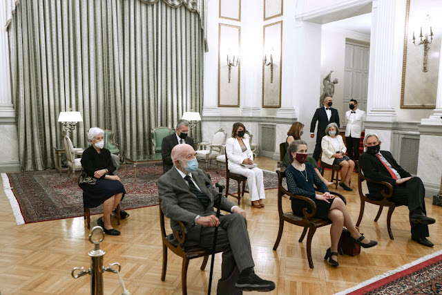 H ΠτΔ τίμησε τρεις Αμερικανούς αρχαιολόγους ως σύγχρονους φιλέλληνες H ΠτΔ τίμησε τρεις Αμερικανούς αρχαιολόγους ως σύγχρονους φιλέλληνες