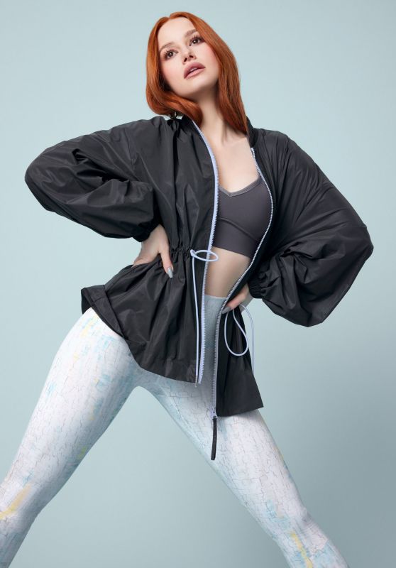 DC COMICS AND ARROWVERSE : RIVERDALE - Madelaine Petsch Live Video