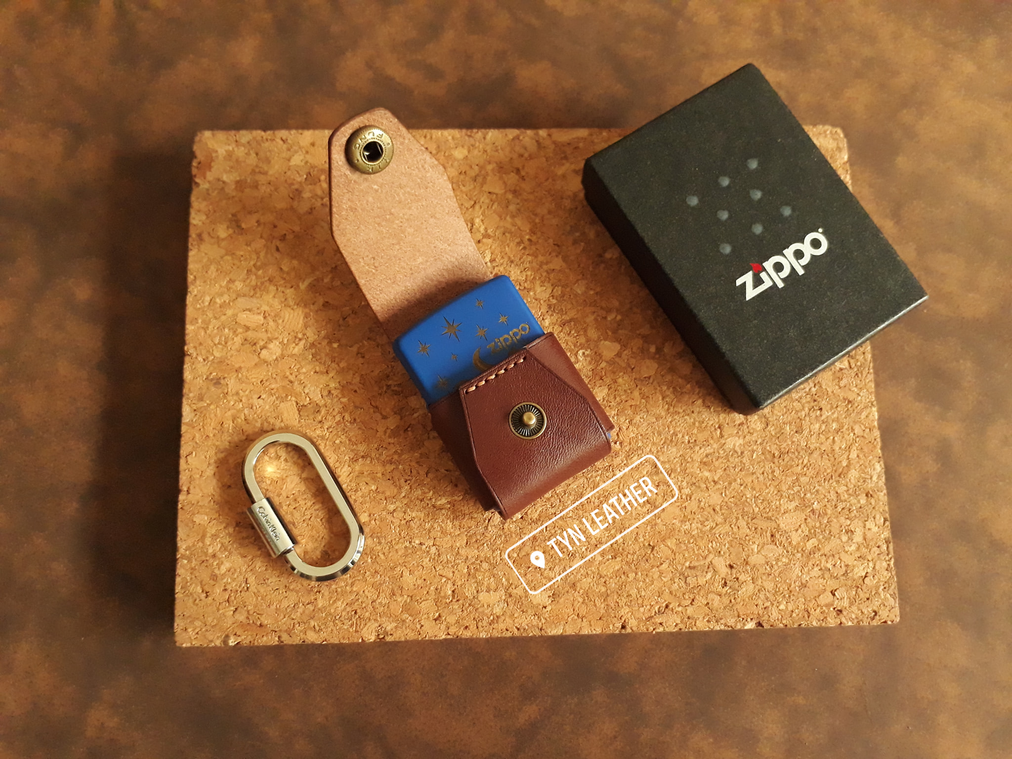 Leather Zippo case pattern