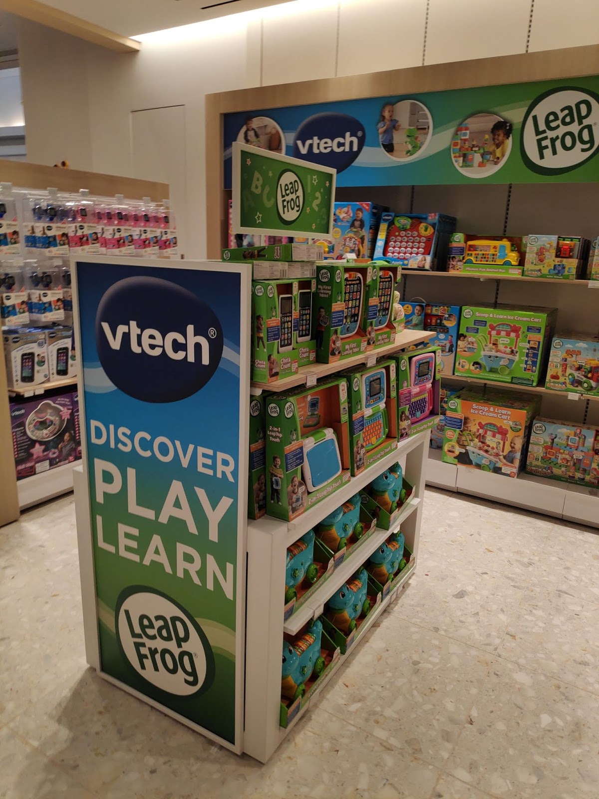 Toys R Us at Westfield Garden State Plaza