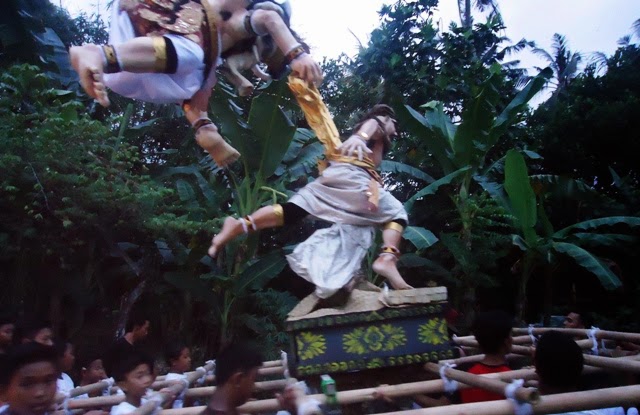 Semarak Pawai Ogoh-Ogoh Awali Penyepian di Bali