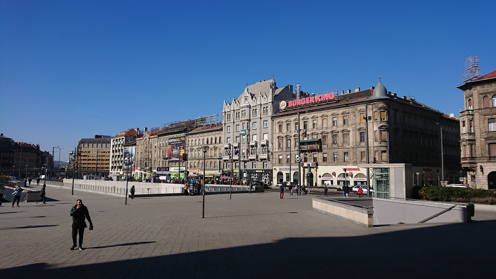 ブダペストの街角と世界一おしゃれなマクドナルド 飛行機搭乗記と趣味のブログ My Travel Journal And Hobby