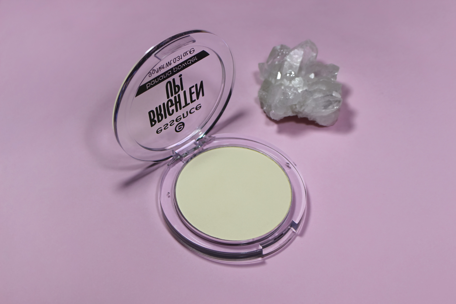 Lightweight and Fine Brighten Up! Banana Powder by Essence Review & First Impressions