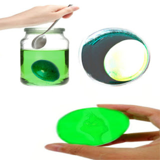 HOLIDAY MAGIC: Make Grinch Eggs! This is so cool! #grincheggs #scienceexperimentskids #christmasactivitiesforkids #christmascrafts #grinchcrafts #grinchcraftsforkids #grinchactivitiesforkids