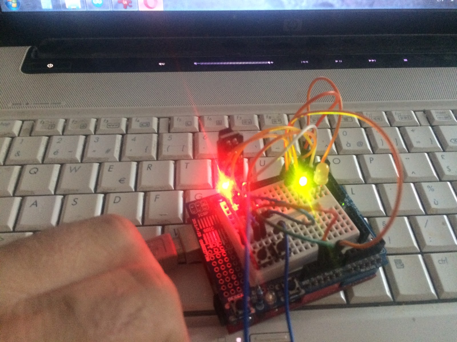 Arduino tehNiq: Simple alarm system with Arduino