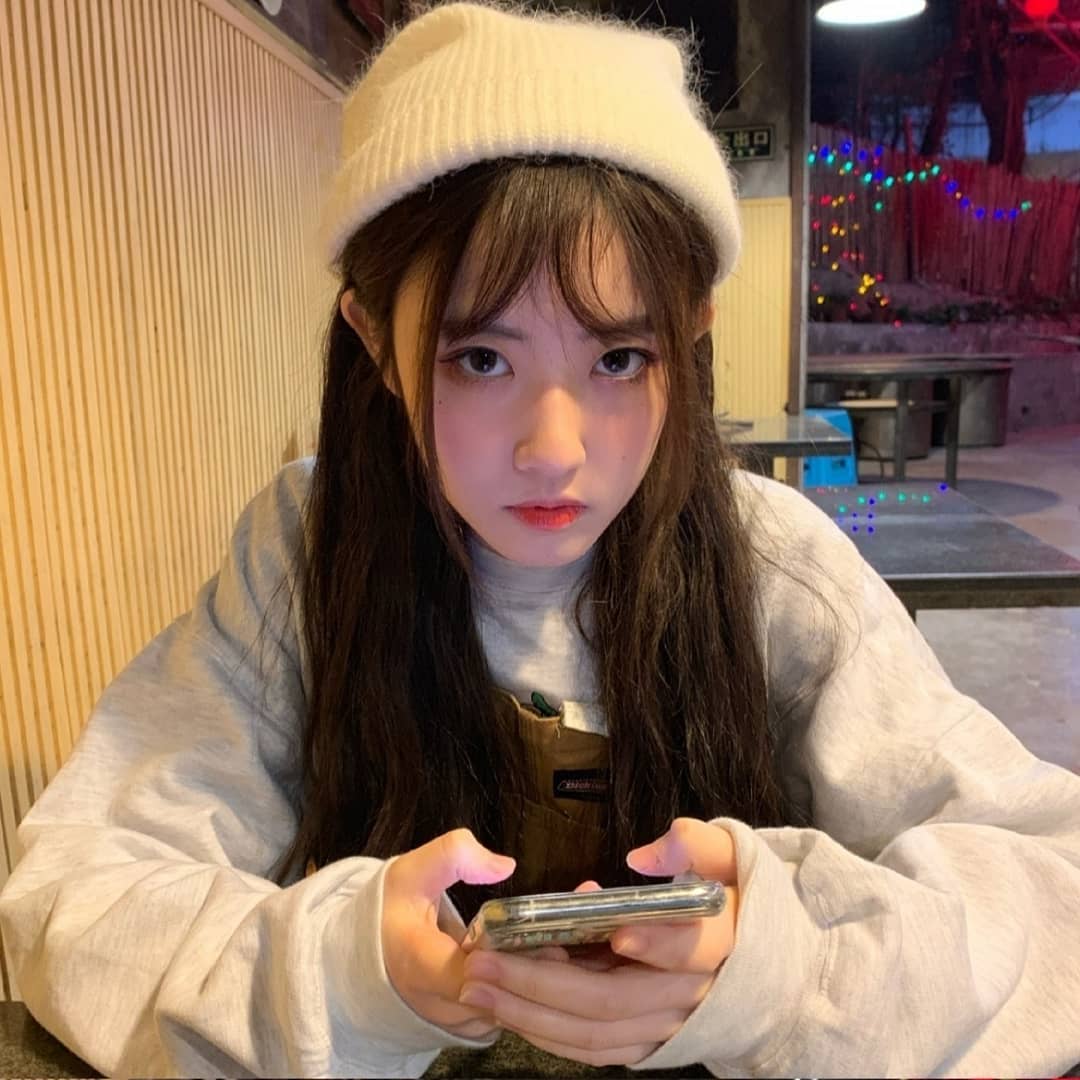 Cerpen Bijak Menyikapi Penggunaan Media Sosial Cerpen