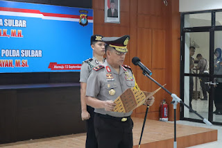 Kapolda Sulbar Pimpin Sertijab Karo Log dan Direktur Binmas