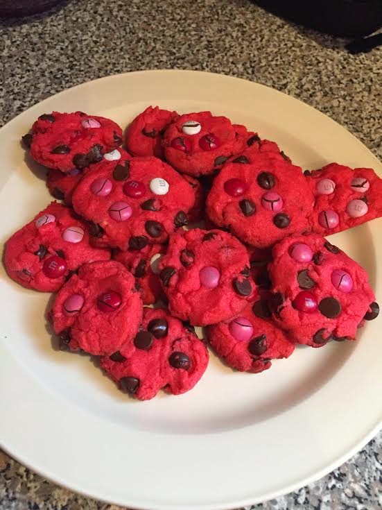 The Fish Mom Squad Pin It PINK Chocolate Chip Cookies for Valentines Day!