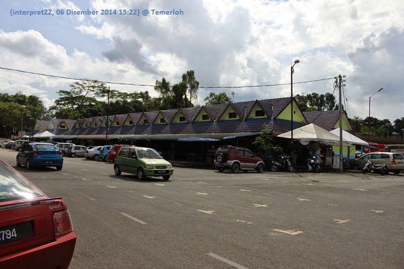 Gambar deretan kedai berhampiran Dataran Temerloh Pahang