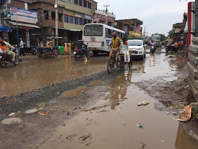 साहब, सड़क की सूरत ऐसी, NH-82 Wazirganj Damage Road Path, anj news media