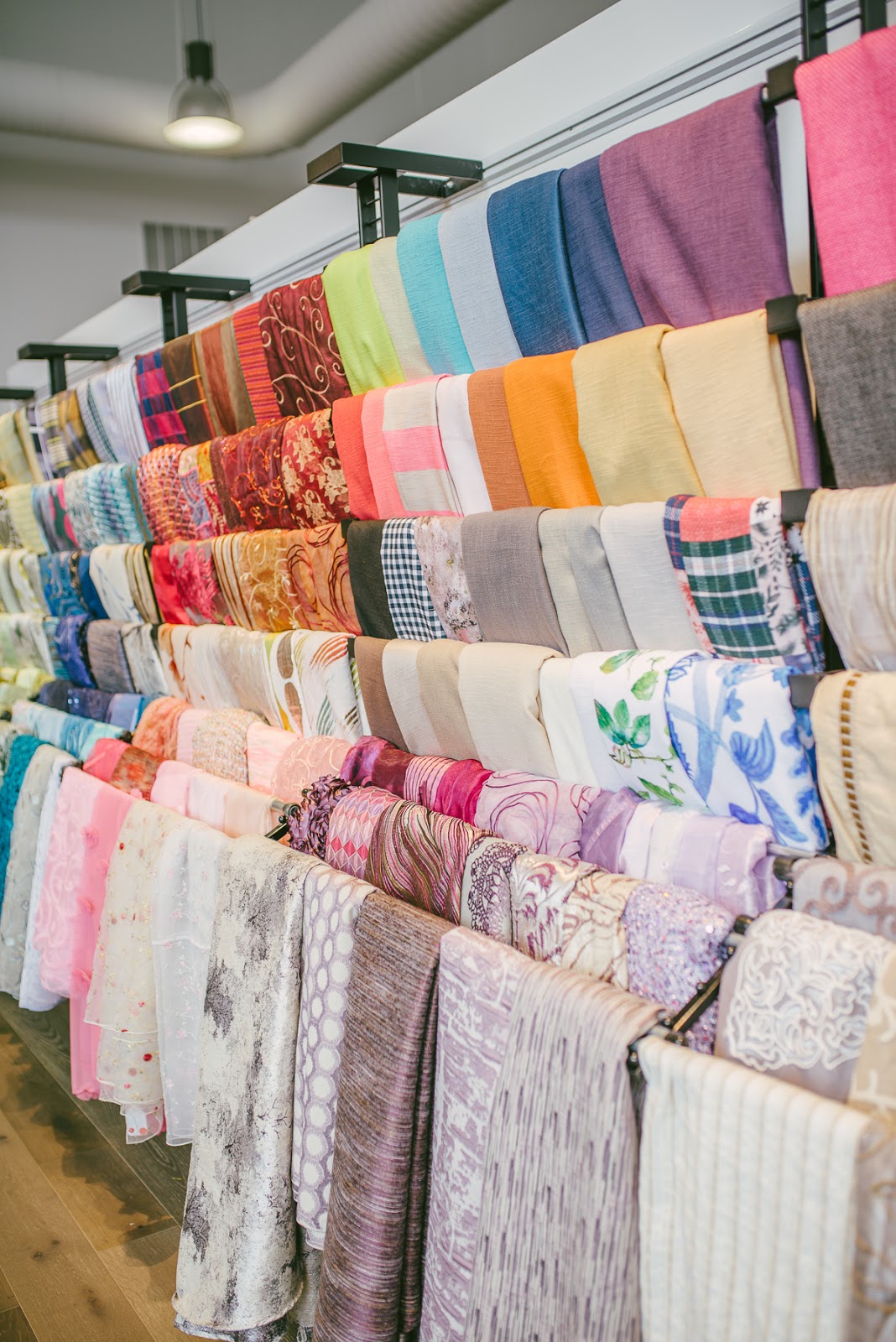 Summer Wind Wedding Wednesday Choosing our Linen Rentals From Mosaic