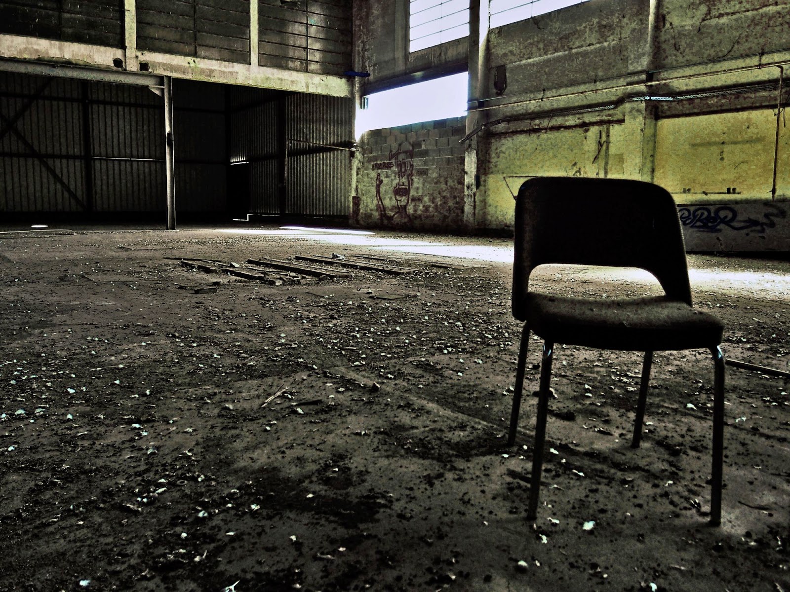 Urbex42 La chaise, calme et sérénité au coeur des friches
