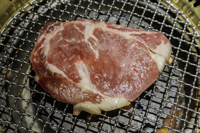 塩選輕塩風燒肉,鼎王旗下燒肉品牌,用餐環境內斂低調有質感,多類特色鹽類任你搭