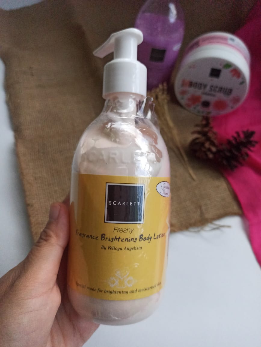 Review Scarlett Whitening Body Scrub, Brightening Shower Scrub