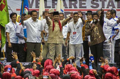 Aksi Spontan Prabowo Di Tengah Massa