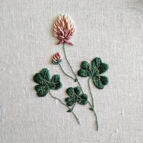 Clover free hand embroidery pattern  stitch floral