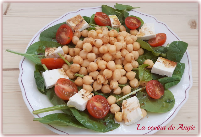 Ensalada De Garbanzos Y Espinacas
