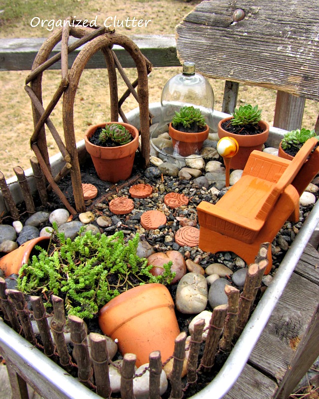 Junk Garden Fun with Sempervivums (Hen and Chicks) Organized Clutter
