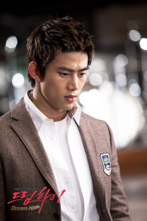 Gallery Celebrities Ok Taecyeon 2PM Rapper Member Profile