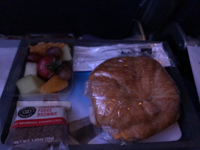アイスランド行き機内で出た機内食