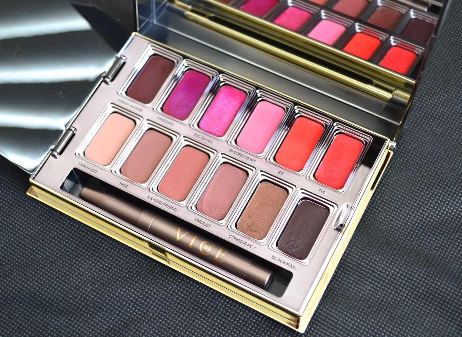 Urban Decay Blackmail Vice Lipstick Palette - Swatches and Review.