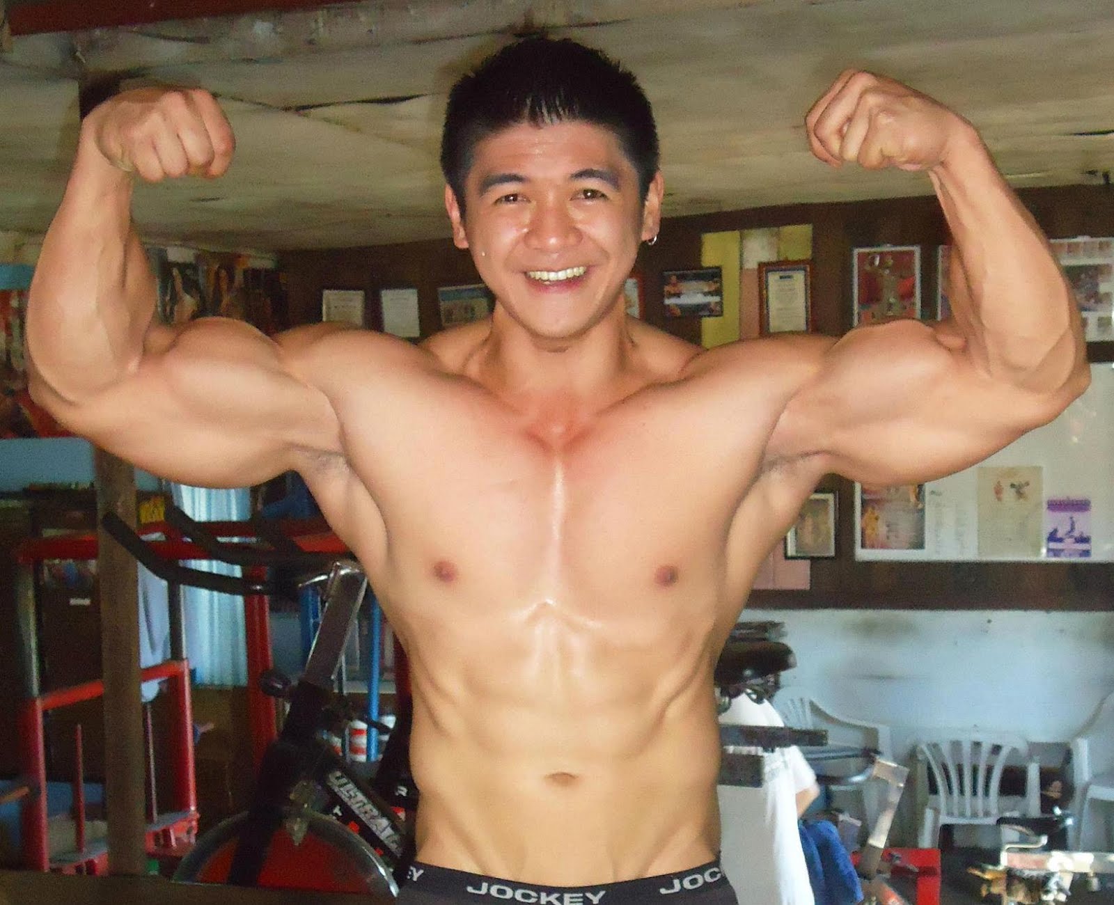 Miong21  Blogspot Pinoy Bodybuilder Kenneth Cayat-9758