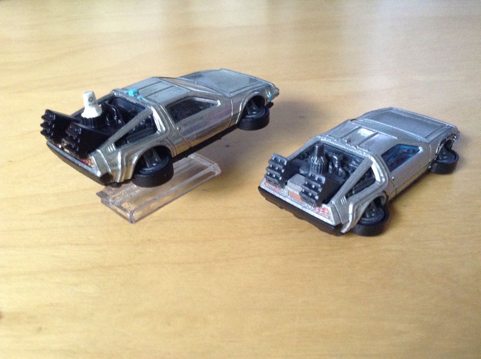 Hot Wheels Time Machine Hover Mode Delorean Volver Al Futuro | Envío Gratis