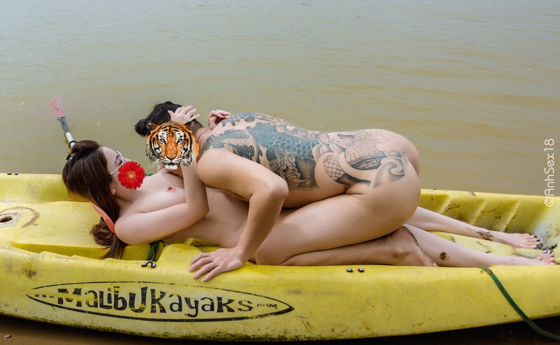 Đụ em dưới gốc sung em kêu sướng 12 AnhSex18 - Hình sex Đụ em dưới gốc sung