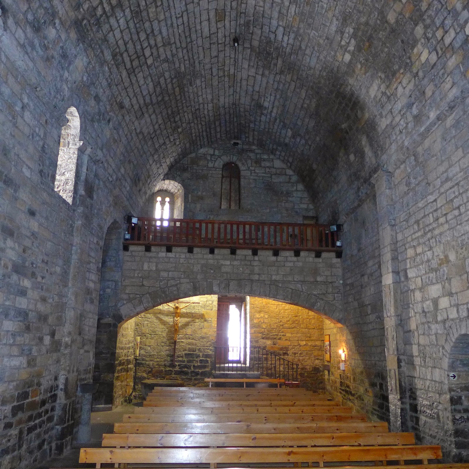 Canecillos y arquivoltas Iglesia de Santa María, Aínsa, Huesca