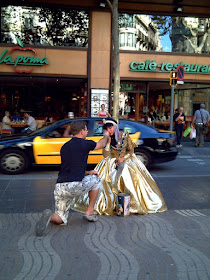 Cleopatra Human Statue with Tourist in Las Ramblas, Barcelona
