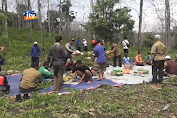 Warga Nganjuk Gelar Tradisi Wiwit Tebang Kayu Jati