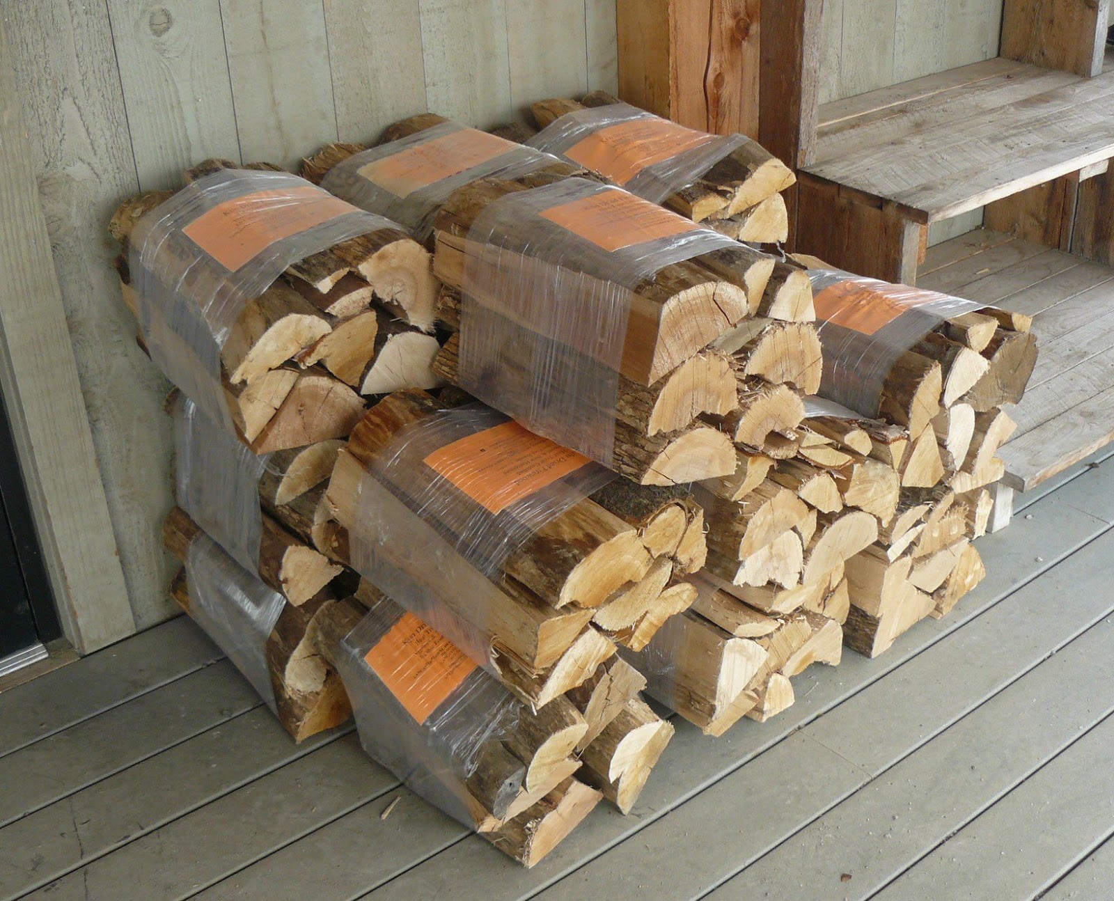 Купить дрова бу. Дрова. Упаковка дров. Дрова упакованные. Дрова дубовые колотые.
