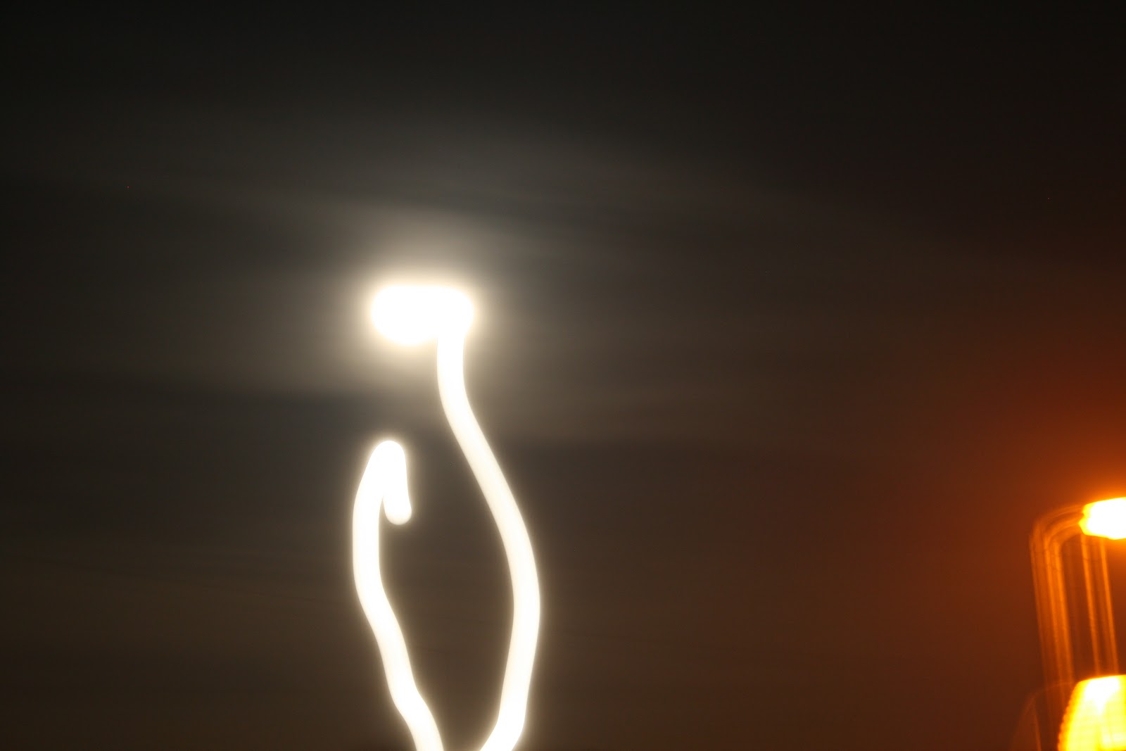 Alexandra Johnson: Photography at night - Light drawings with the Moon