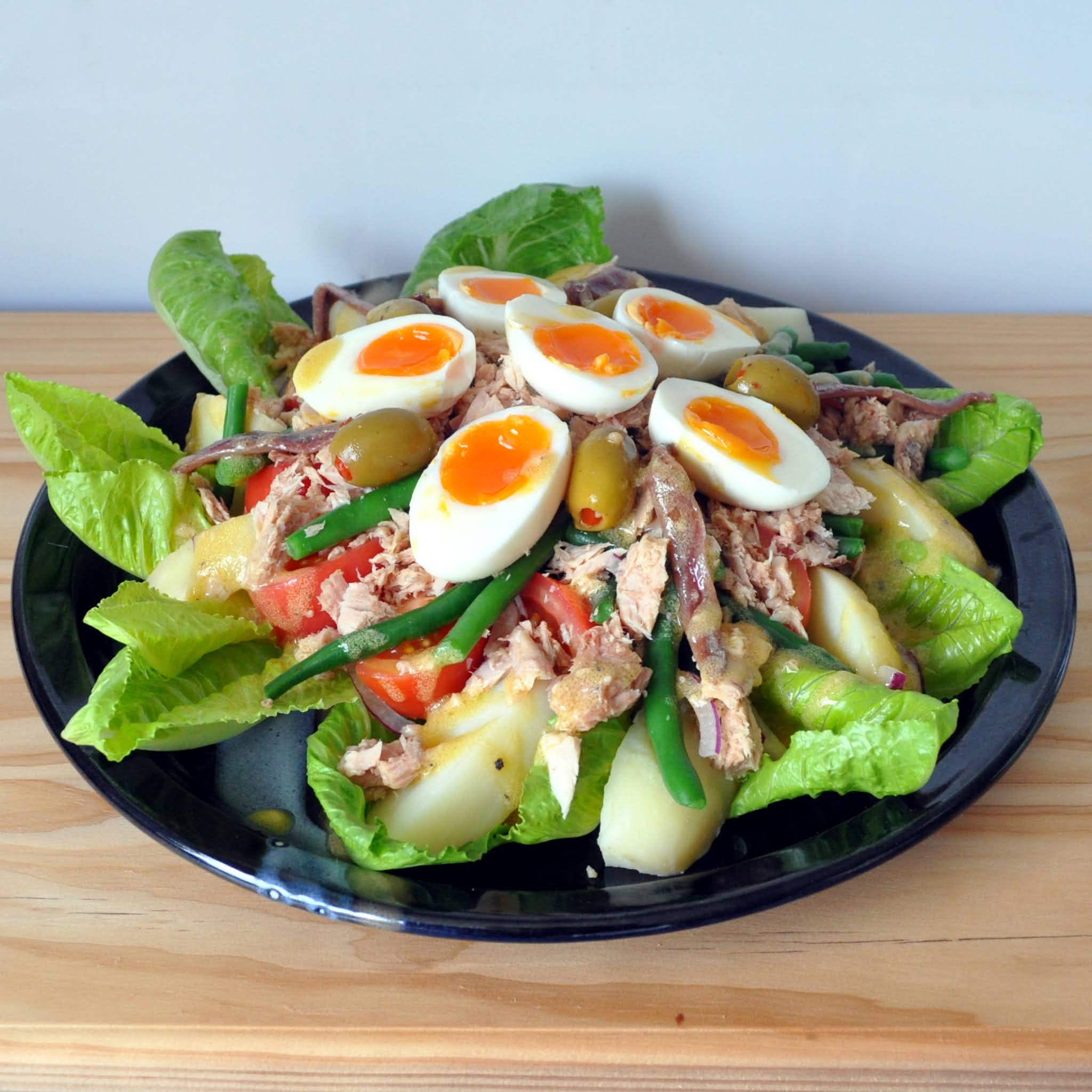 Provincial Provence: Salad Niçoise: Adding Hearty and Healthy ...