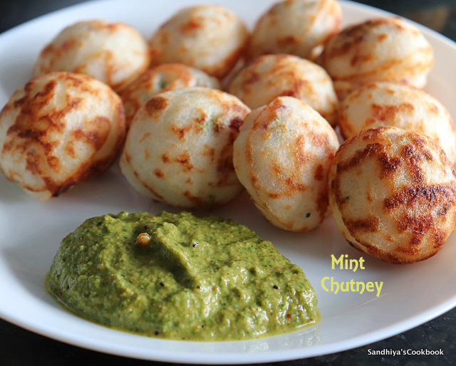 Sandhiya's Cookbook Restaurant Style Mint Chutney Mint Chutney with