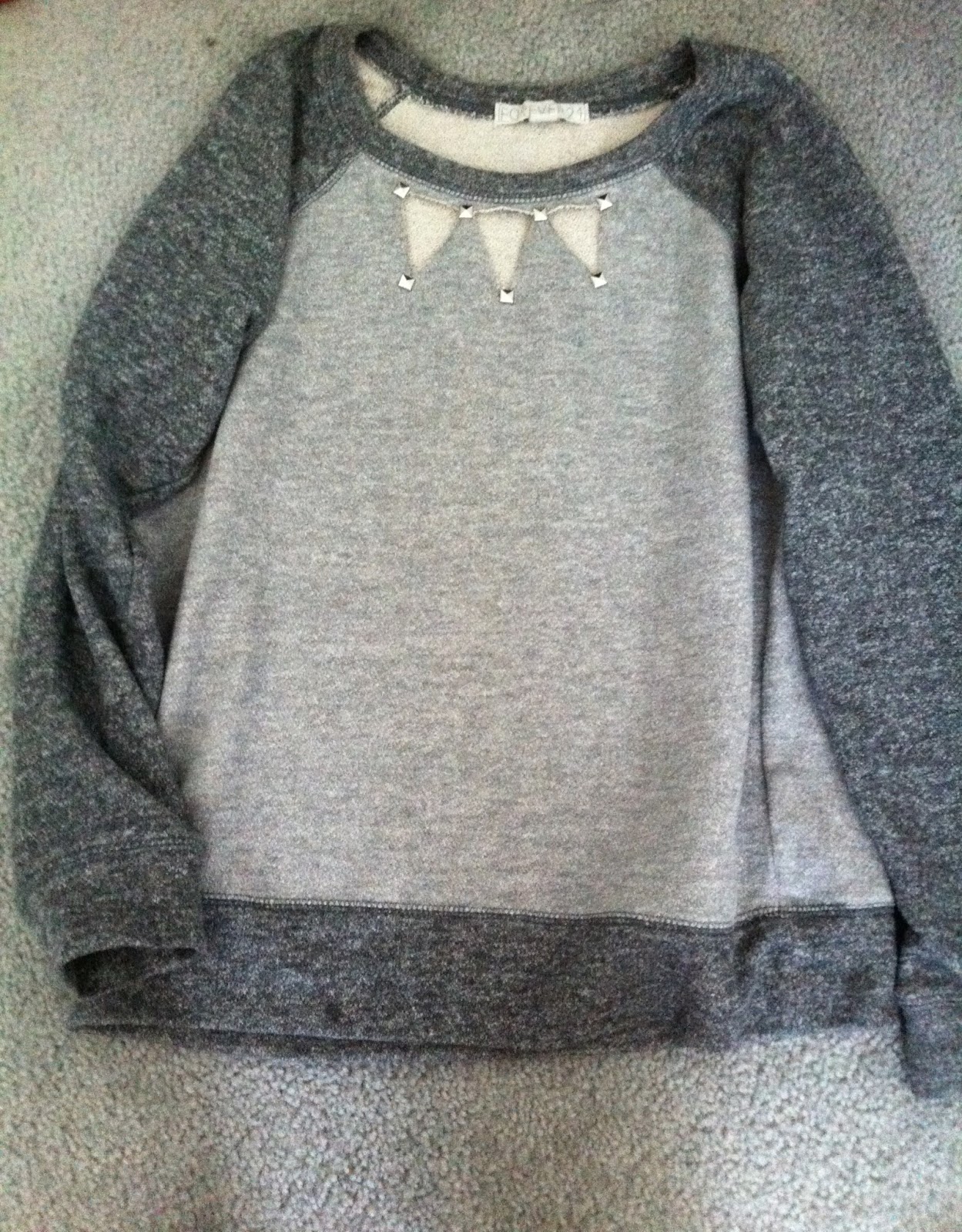 Sew Trendy: DIY Clothes: Cutout Sweatshirt