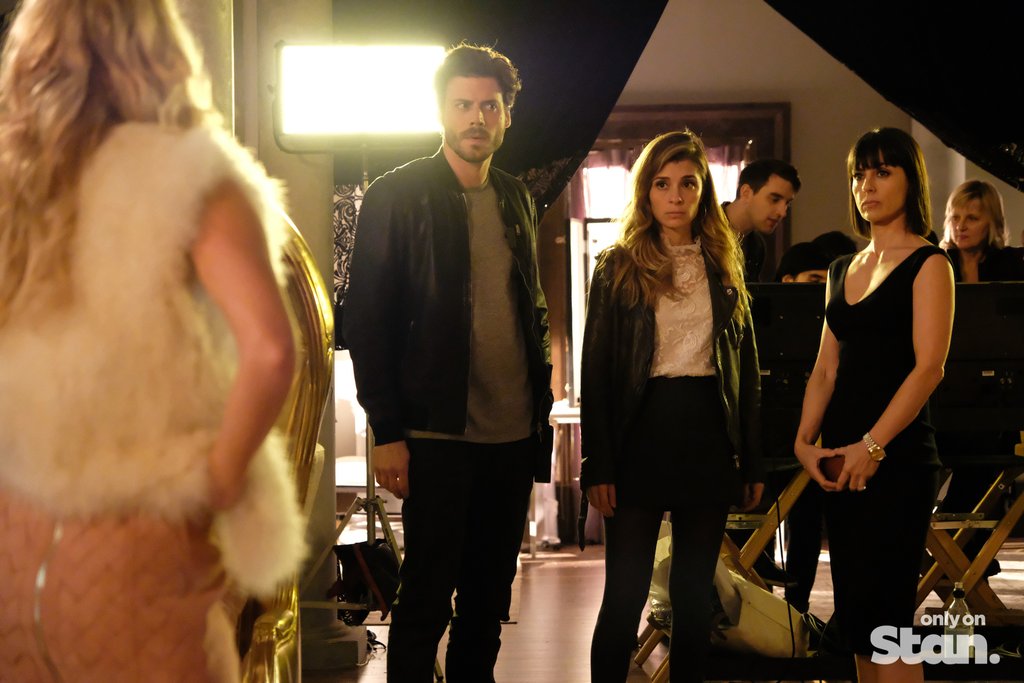 Unreal Saison 4 Streaming UnREAL - Season 4 - Promos, First Look Photos + Interviews