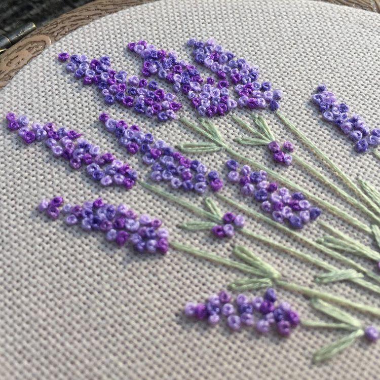 Mẫu thêu hoa lavender bằng mũi thêu sa hạt