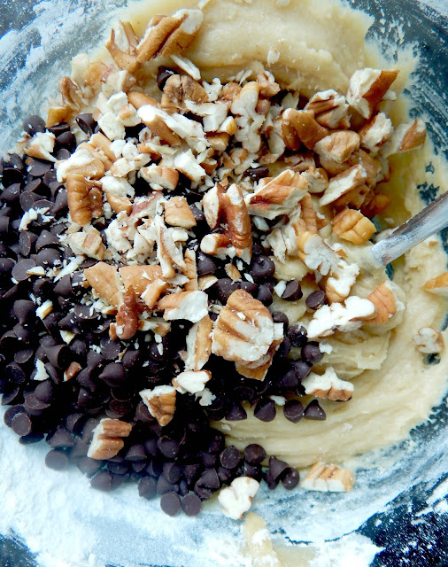 Chocolate Chip Pecan Skillet Cookie for Two...the PERFECT date night treat! Or have the whole family grab a spoon and dig in! (sweetandsavoryfood.com)