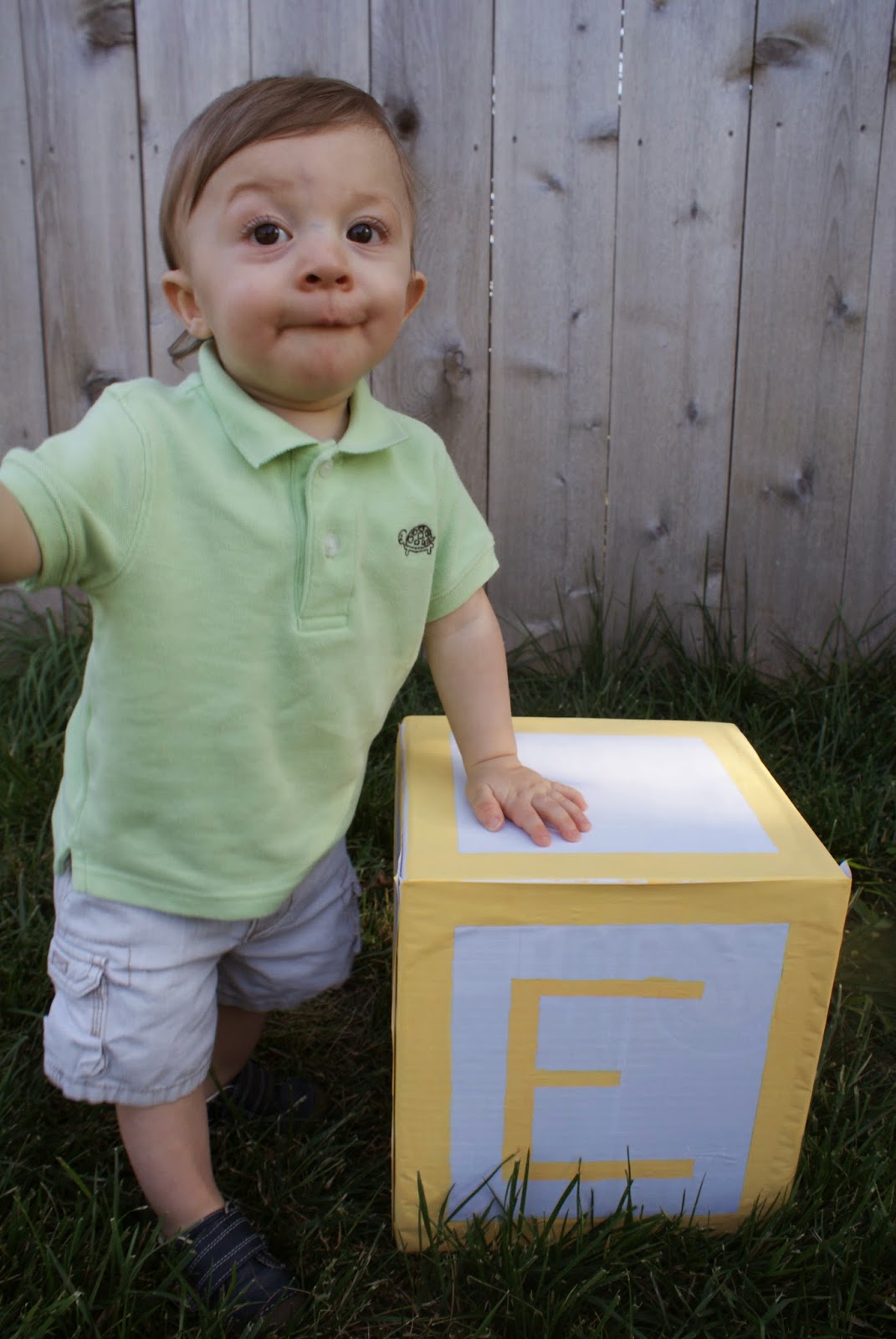 Projects with Two : DIY Photo Prop