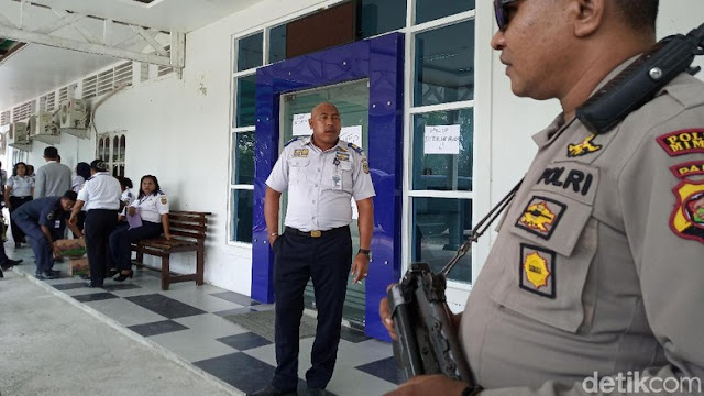 Atasan Sering Dinas Luar Kota, Pegawai Dishub di Papua Segel Kantor Atasan Sering Dinas Luar Kota, Pegawai Dishub di Papua Segel Kantor
