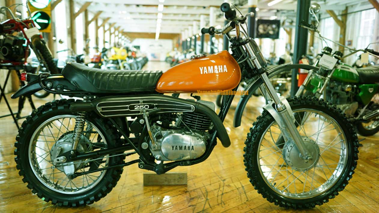 1973 Old Yamaha DT2 250 Enduro Dirtbike - Yamaha Old Bikes List