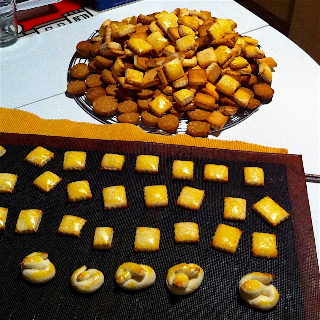 Рецепт спутник. Печенье гурман. Печеньки спутники. Спутник печенье. Пирожное шу.