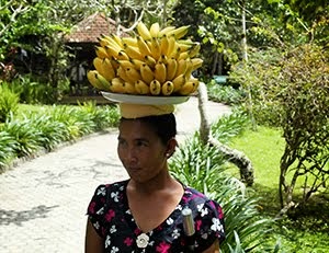 Bananas saleswoman