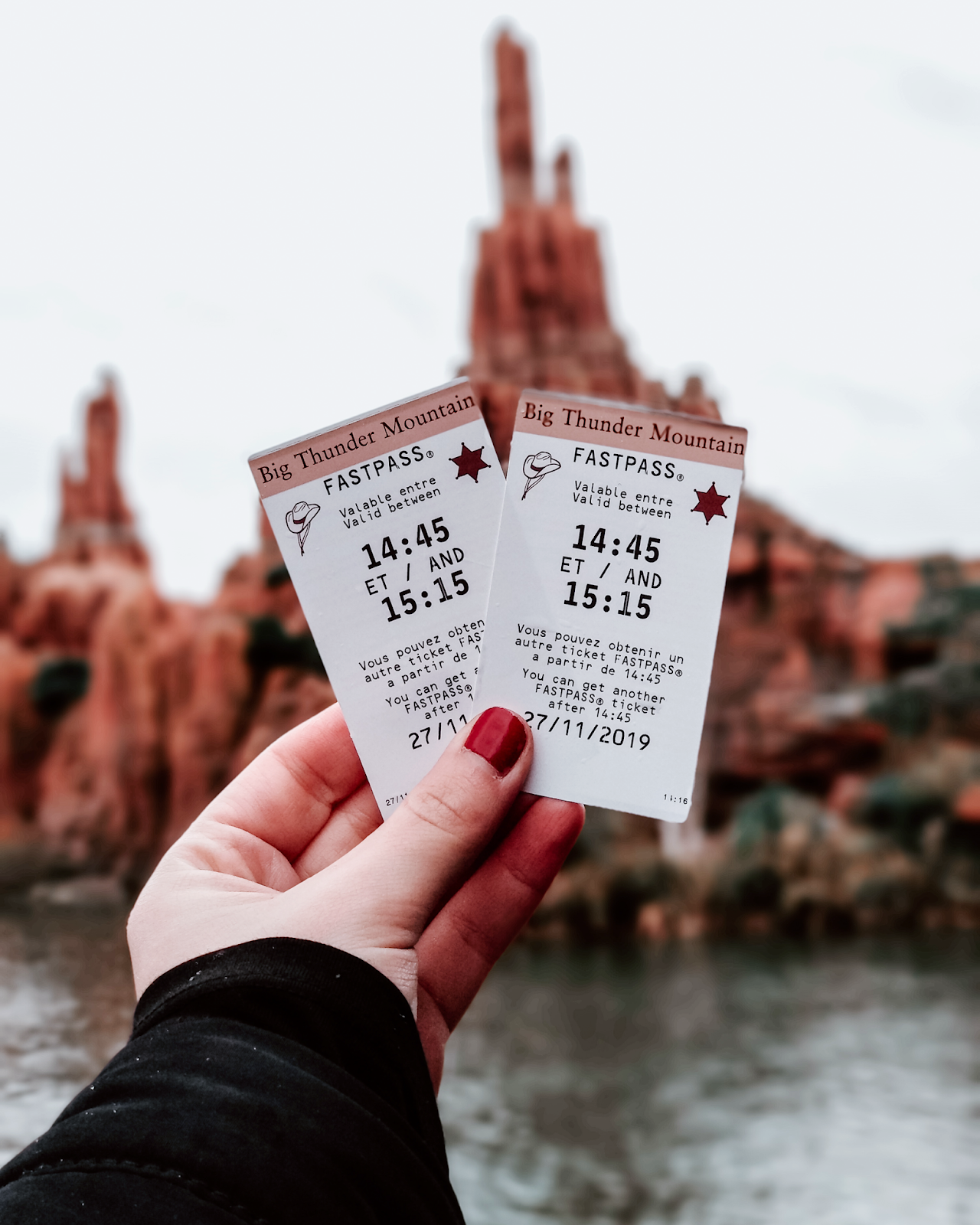 How to Fast Pass at Disneyland Paris Maria and the magic